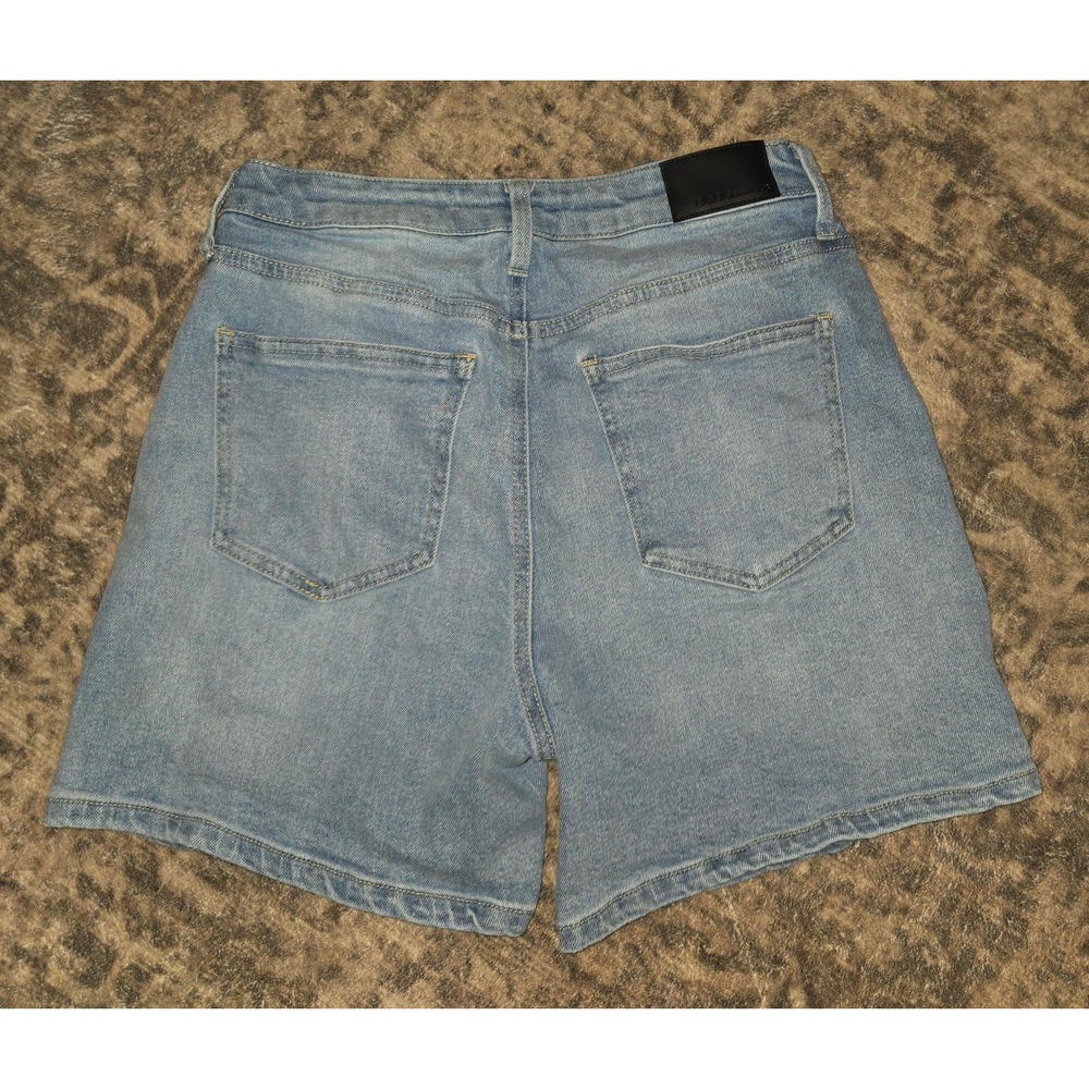 BCBGeneration Boyfriend Short Light Wash Denim Jean Shorts Size 7 28 Light Blue - Picture 2 of 5